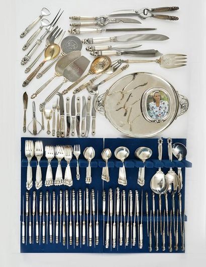 null JENSEN, Georg (1866-1935)
Georg Jensen cutlery in sterling silver, Update:
5...