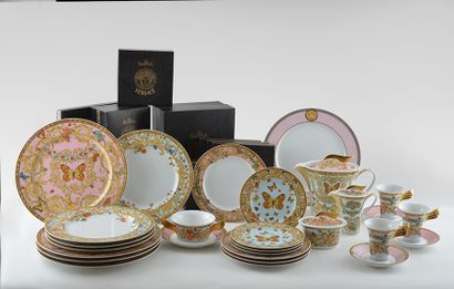 null VERSACE - ROSENTHAL
Service en porcelaine issu de la collection Versace pour...