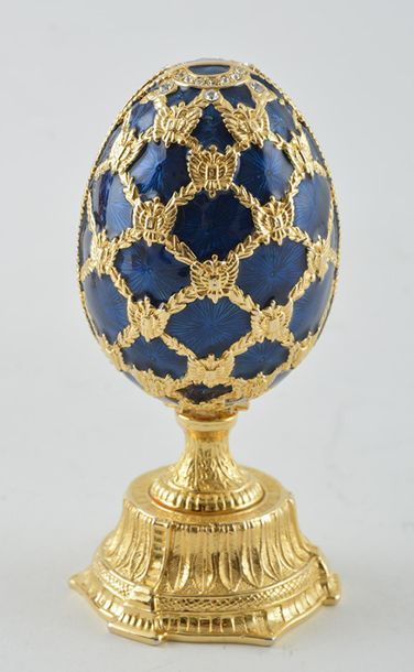 null After FABERGÉ
Set of 8 traditional St. Petersburg Fabergé reproduction eggs...