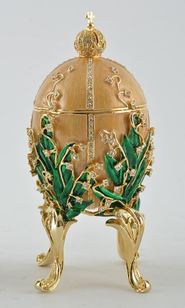 null After FABERGÉ
Set of 8 traditional St. Petersburg Fabergé reproduction eggs...