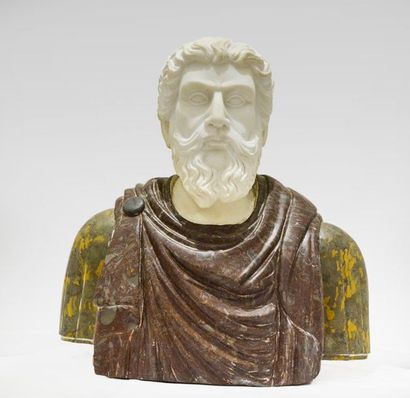 null MARBLE 
Marble sculpture depicting a Roman military in the taste of antiquity.
69x61x29...