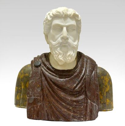null MARBLE 
Marble sculpture depicting a Roman military in the taste of antiquity.
69x61x29...