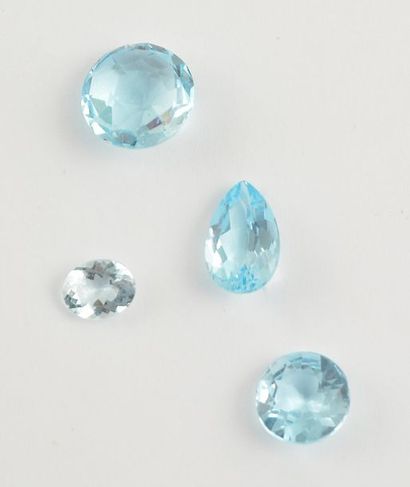 null LOT OF 4 BLUE TOPAZS
Various sizes and shapes for a total of around 15.41ct
