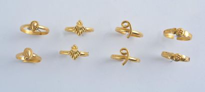 null LOT OF 21K GOLD TOE RINGS
Set of 8 21K yellow gold toe rings
Weight: 20.47 ...