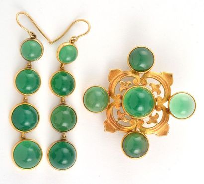 null 18K GOLD CHRYSOPRASE BROOCH EARRINGS 
18 karat yellow gold brooch, set with...