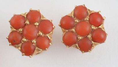 null 18K 22K GOLD EARRINGS
18K yellow gold earrings set with small red cabochons...