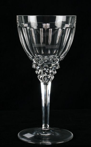null Important set of cut crystal glasses including 24 champagne glasses, 8 wine...