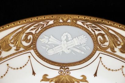 null MINTON - HENRY BIRKS
Set of 13 elegant polychrome porcelain dinner plates with...