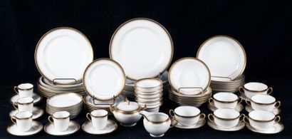 null LIMOGES - ELITE WORKS
Limoges porcelain dinner set with gilt edge.
On the bottom:...