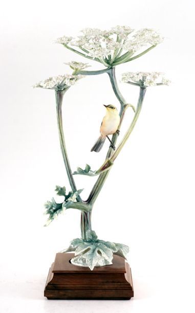 null DOUGHTY, Dorothy (1892-1962) - ROYAL WORCESTER
"Chiff Chaff and Hogweed"
Hand...