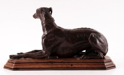 null FRATIN, Christophe (1801-1864)
Resting greyhound
Bronze with brown patina
Signed...