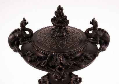 null ROBLIN À PARIS
Bronze MANTEL CLOCK decorated with a young draped mother holding...
