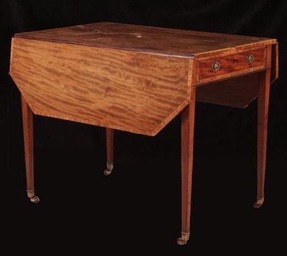 null Hepplewhite style drop-leaf table with rosewood veneer. It opens in its belt...