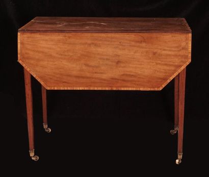 null Hepplewhite style drop-leaf table with rosewood veneer. It opens in its belt...