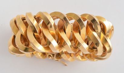 null BRACELET OR 18K MAILLE JONC CARRÉ
Bracelet en or jaune 18K formé d'importante...