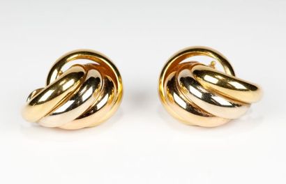 null 18K GOLD EARRINGS
Pair of 18K gold earrings representing an interlacing of rushes...