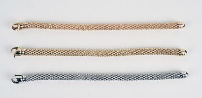 null BRACELETS 3 ORS 18K
Lot comprenant 3 bracelets en or 18K dont un bracelet en...