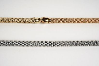 null BRACELETS 3 ORS 18K
Lot comprenant 3 bracelets en or 18K dont un bracelet en...