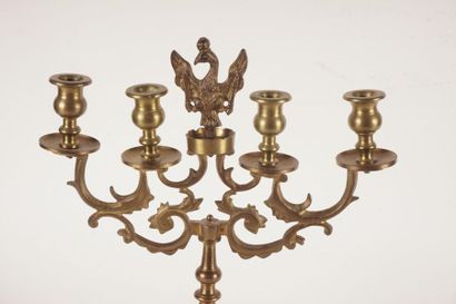 null CHANDELIERS
Paire de chandeliers 4 branches en bronze décoré de l'aigle polonais
H:...