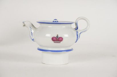 null TEAPOT, 19th c.
Teapot in white Polish porcelain decorated with a crown. Signed...