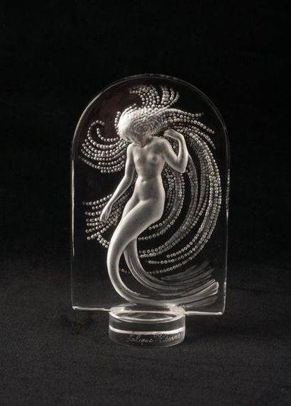 null LALIQUE, FRANCE
Boîte à poudre modèle "Enfants" en cristal incolore avec couvercle....