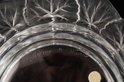 null LALIQUE, FRANCE
Cendrier modèle ''Honfleur'' en cristal moulé pressé opalescent...