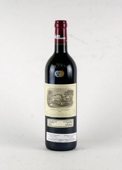 null Château Lafite Rotschild 1999
Pauillac Appellation Contrôlée
Niveau A
1 bou...