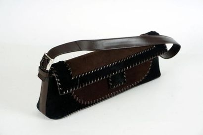 null SALVATORE FERRAGAMO BAG
Baguette bag in black and brown suede, magnetic snap...