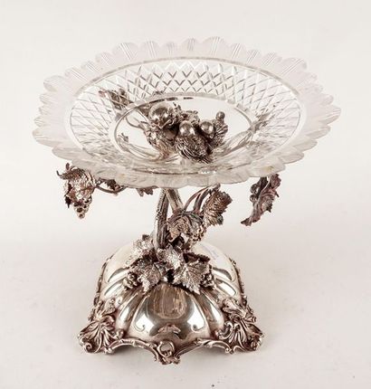 null ART OF THE TABLE
Silver plated metal centerpiece decorated with bunches of grapes....