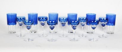 null VAL SAINT LAMBERT
Ensemble de verres en cristal de Val Saint Lambert comprenant:
9...