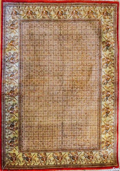 null TAPIS PERSAN QOM
Tapis persan Qom. Soie sur soie, 1970’s
81x118cm - 32x46.5...