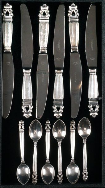 null JENSEN, Georg (1866-1935)
Georg Jensen sterling silver cutlery set for 6 people...