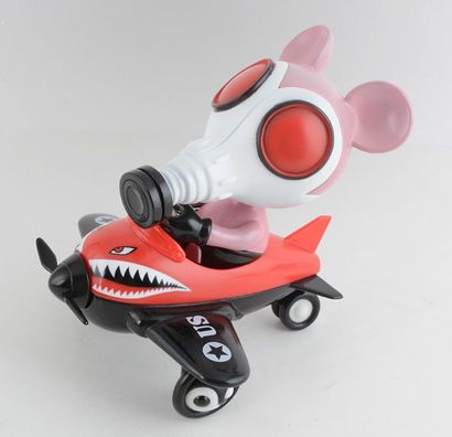 null ENGLISH, Ron (1959-)
"ZacPac Mousemask Murphy in Airplane"
Sculpture en vinyl
Édition...