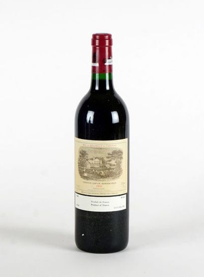 null Château Lafite Rothschild 1993
Pauillac Appellation Contrôlée
Niveau A
1 bo...