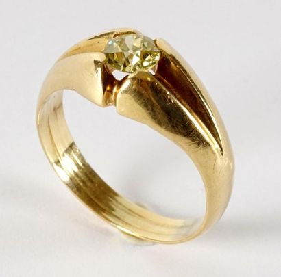 null 10K GOLD DIAMOND RING
Vintage 10K yellow gold ring, soliary model, set with...