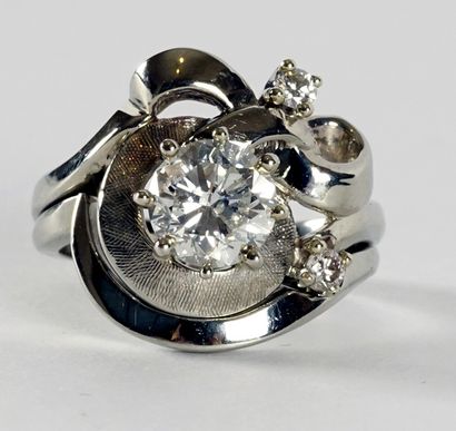 null 18K GOLD DIAMOND RINGS
Wedding ring set in 18K white gold and diamonds.
1 ring...