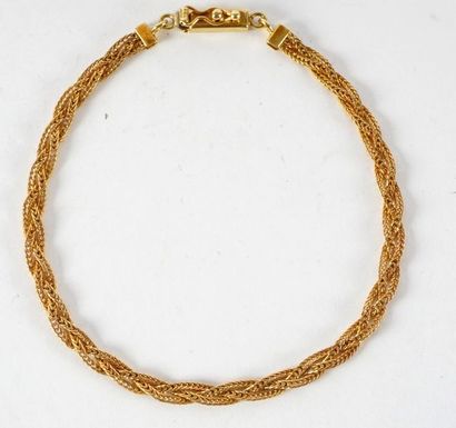 null 18K GOLD BRACELET
Bracelet in 18K yellow gold, composed of 3 braided mesh strands.
Weight:...
