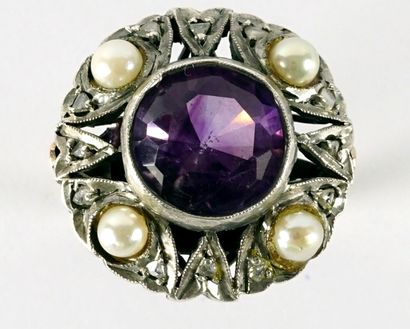 null 14K GOLD, SILVER AMETHYST RING
14K yellow gold ring, with a natural amethyst...