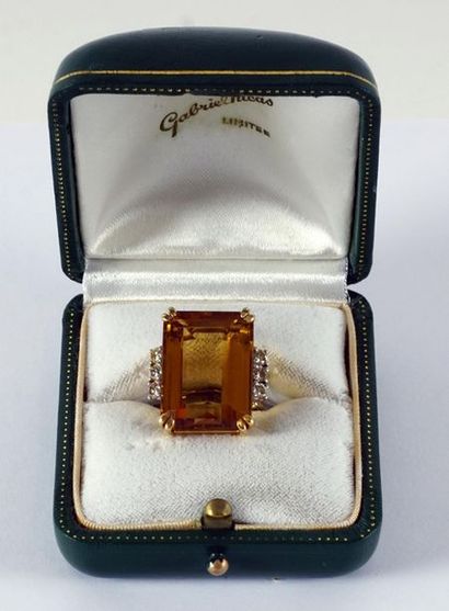 null 18K GOLD, CITRINE DIAMONDS RING
18K yellow gold ring, composed of a citrine...