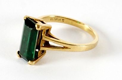 null 10K GOLD SPINEL RING
10K yellow gold ring Birks, set with a synthetic spinel...