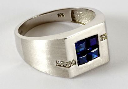 null 10K GOLD RING, DIAMONDS SAPPHIRES
10K white gold ring, set with a melee of natural...