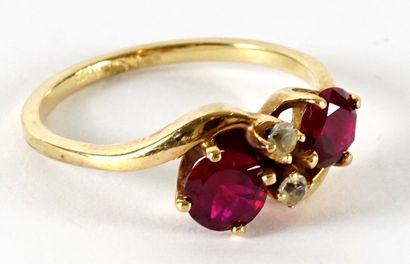 null 10K GOLD RUBY RING
10K yellow gold ring, set with 2 synthetic verneuil rubies.
Gross...