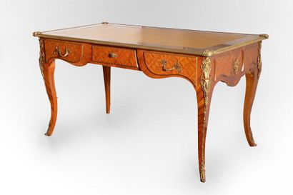 null Louis XV style flat desk in rosewood veneer with marquetry arranged in a trellis,...
