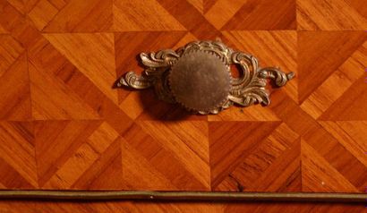 null Louis XV style flat desk in rosewood veneer with marquetry arranged in a trellis,...