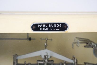 null PAUL BUNGE
Balance analytique par Paul Bunge, Hamburg 1923 en verre, metal et...