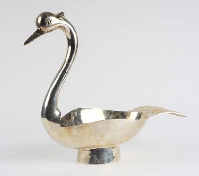 null SILVER
Swan
Sculpture in silver with hallmarks underneath
H: 37cm - 14.5"
L:...