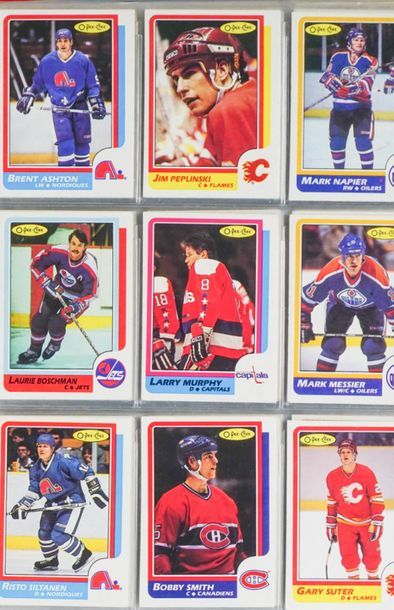 null HOCKEY CARDS AND CURRENCY
Large set of field hockey collectible cards from different...