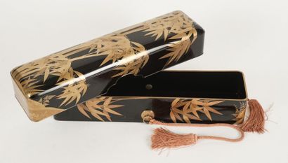 null LETTER BOX FUMIBAKO, JAPAN
Fumibako letter box made of lacquer, decorated with...