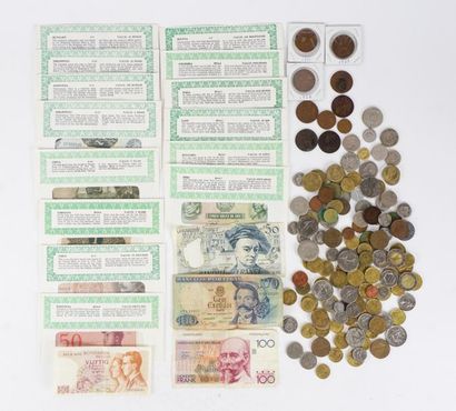 null FOREIGN CURRENCIES
Important Set of international coins and banknotes