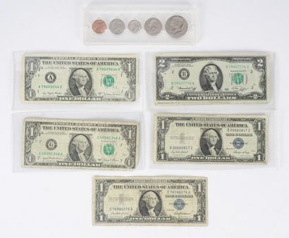 null MONNAIE, USA
Ensemble de monnaie, USA, comprenant : 1 ensemble de 5 pièces ainsi...